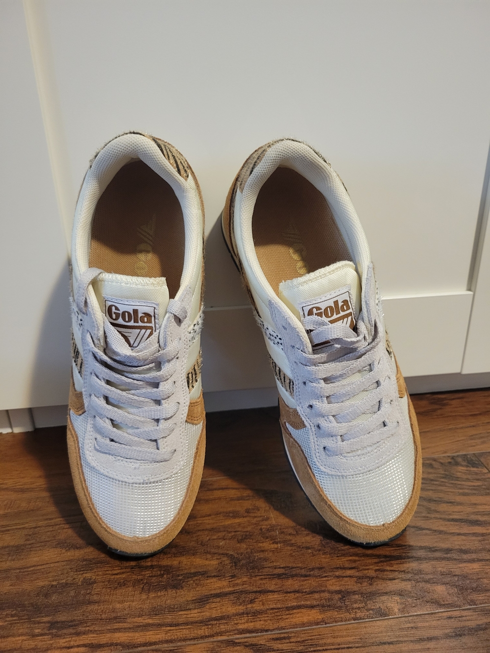 Gola Women’s Cream & Tan Sneakers with Animal-Print Accents - Picture 4 of 13